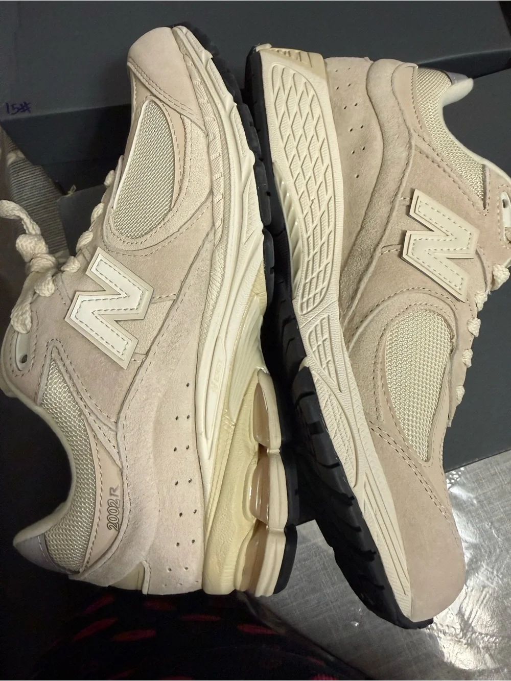 New Balance Unisex Adult Shoes 2002R Code Beige